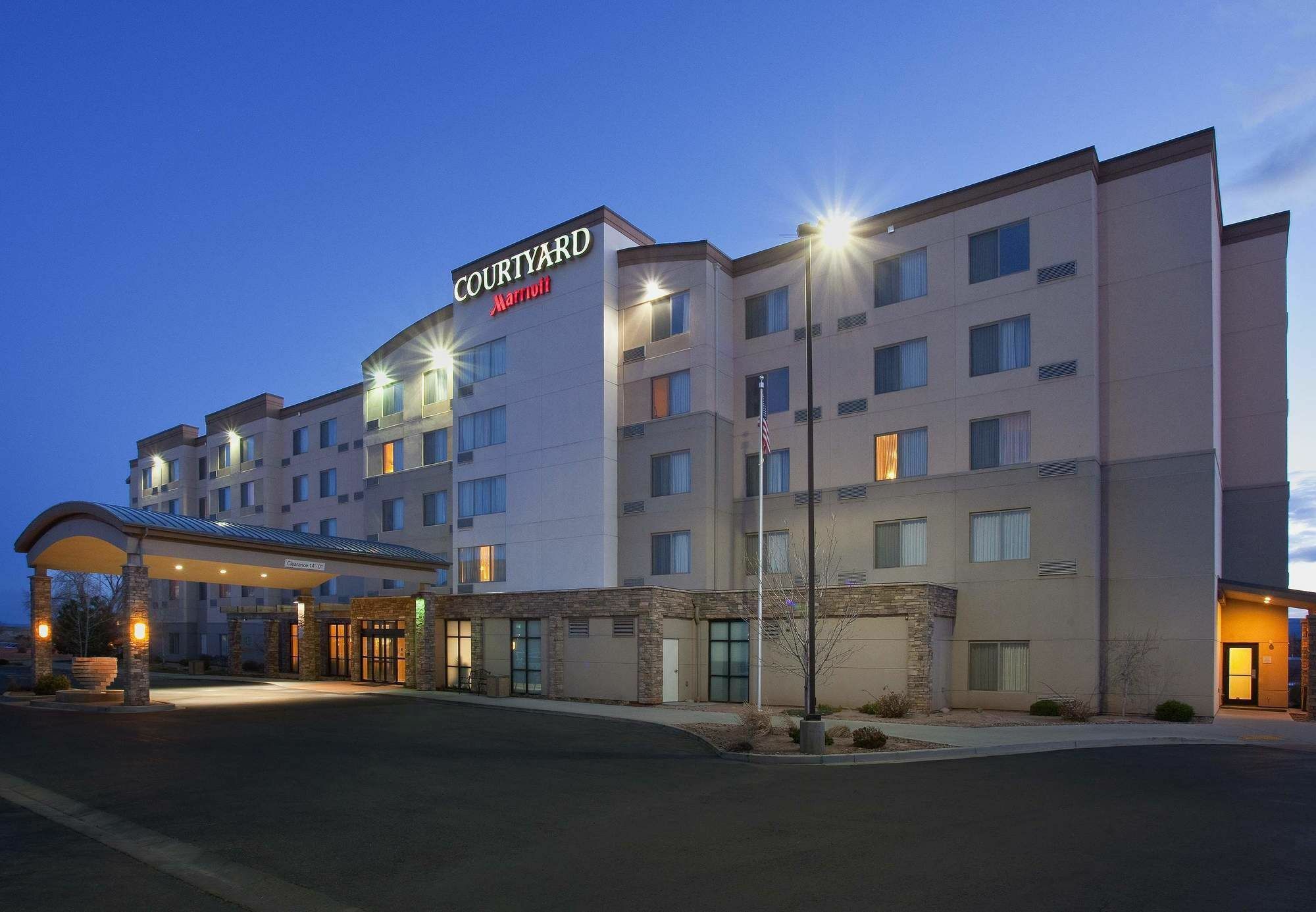 Courtyard Grand Junction Hotel Exterior photo